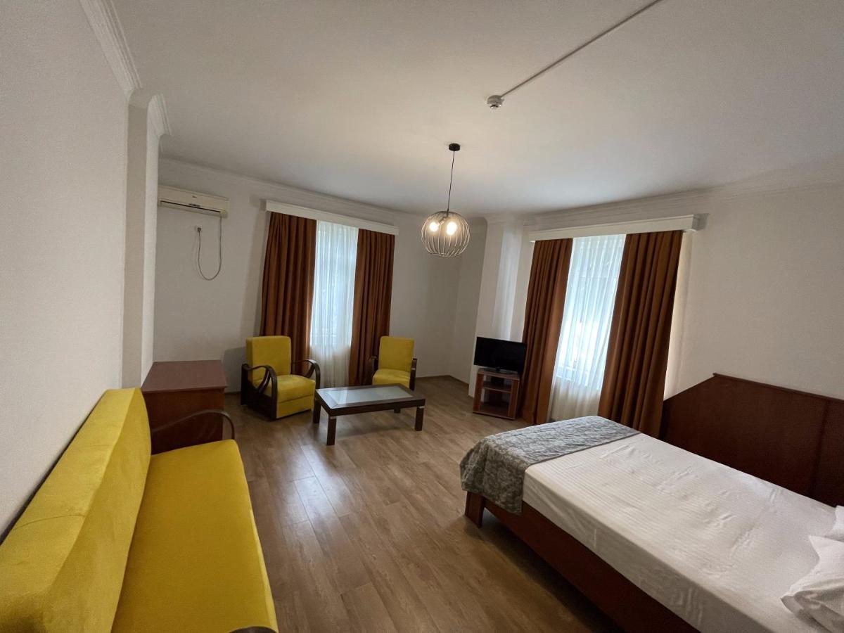 Hotel Aristocrat à Tbilissi Extérieur photo