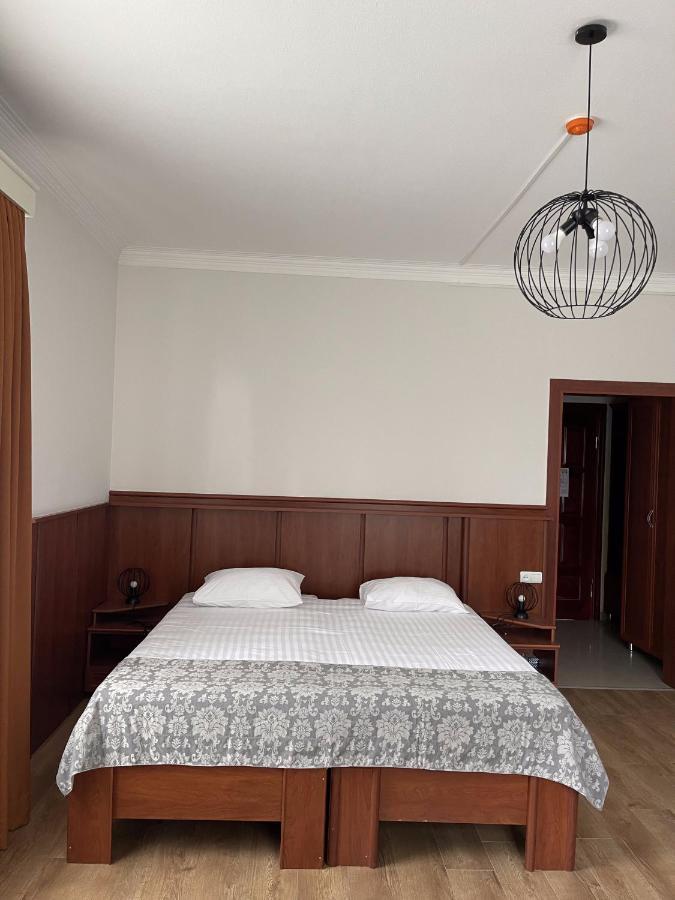 Hotel Aristocrat à Tbilissi Extérieur photo