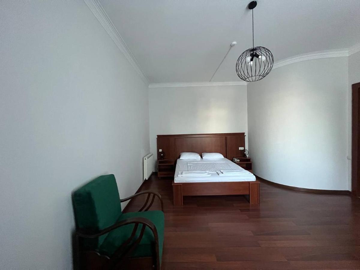 Hotel Aristocrat à Tbilissi Extérieur photo
